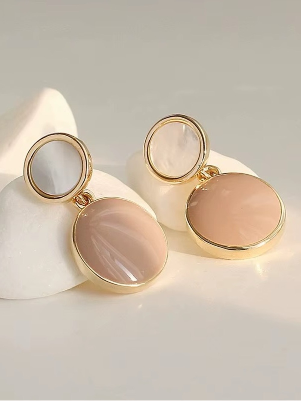 ** Exquisite High Quality Gold-Tone Peach & Ivory Double Disc Drop Earrings